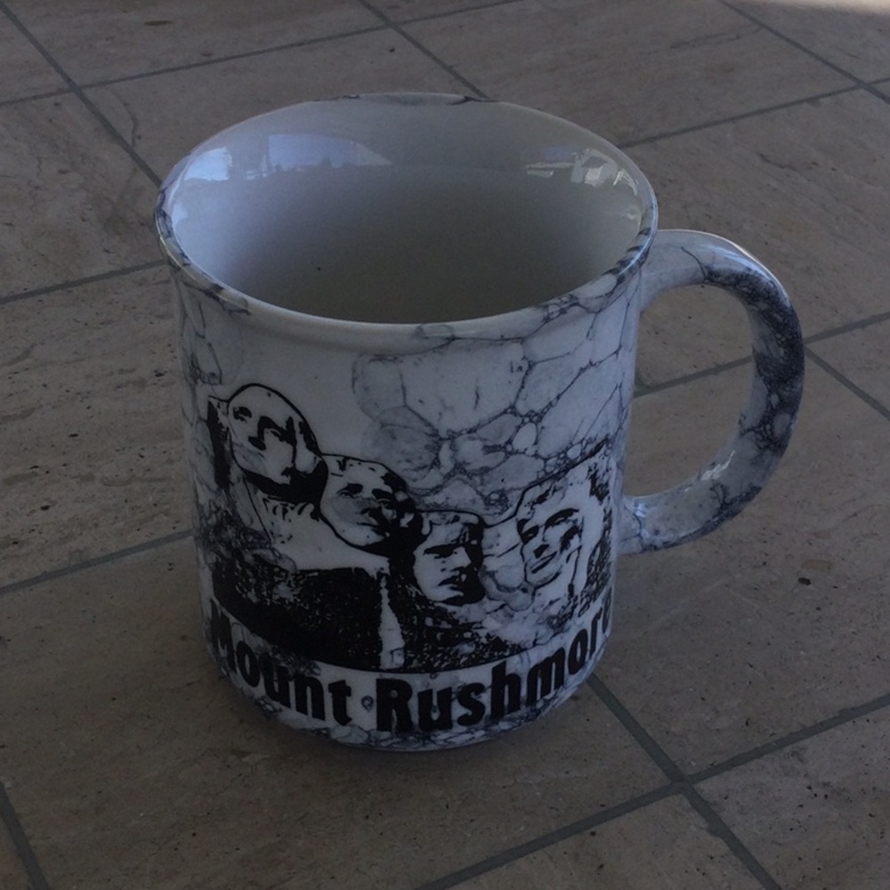 Mount Rushmore Coffee Mug/Cup Embossed Marbled Look vintage